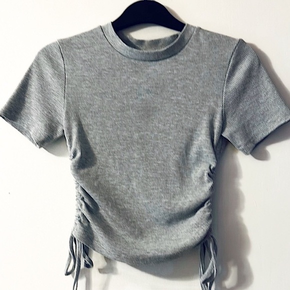 GB Fashion London Ruched Top Crop Top Tee Gray Size Small Juniors - Picture 1 of 3